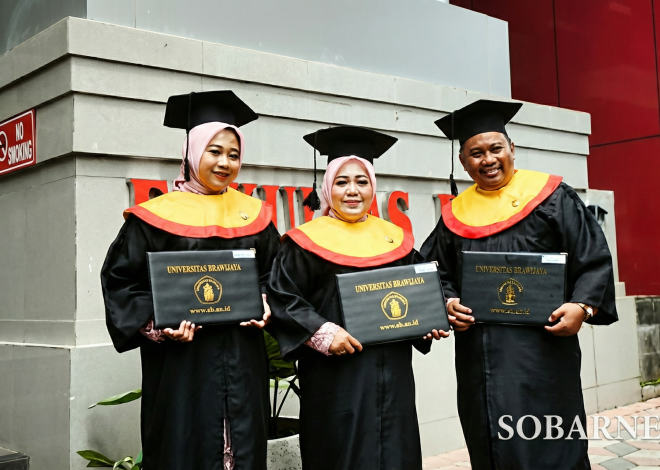Unik, Sekeluarga Lulus dari Fakultas Hukum Universitas Brawijaya dan Wisuda Bareng